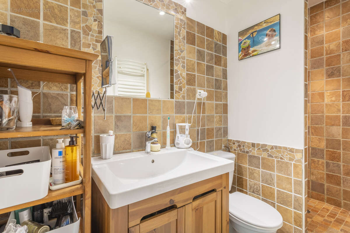 Maison à SIMIANE-COLLONGUE