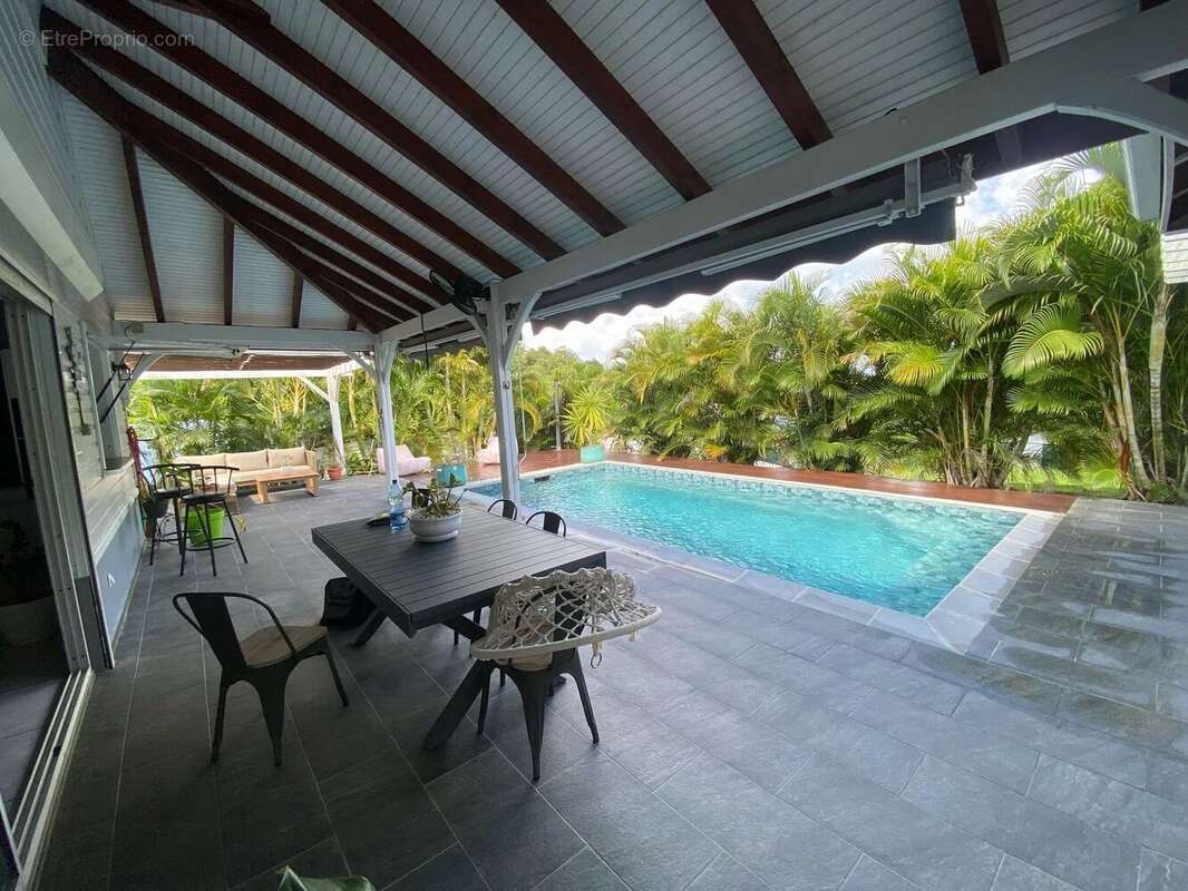 Maison à LES TROIS-ILETS