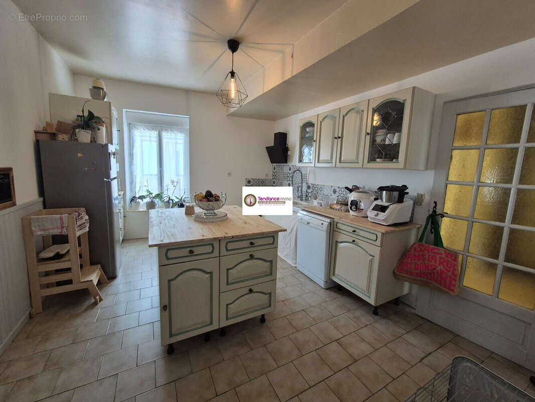 Maison à LE MELE-SUR-SARTHE