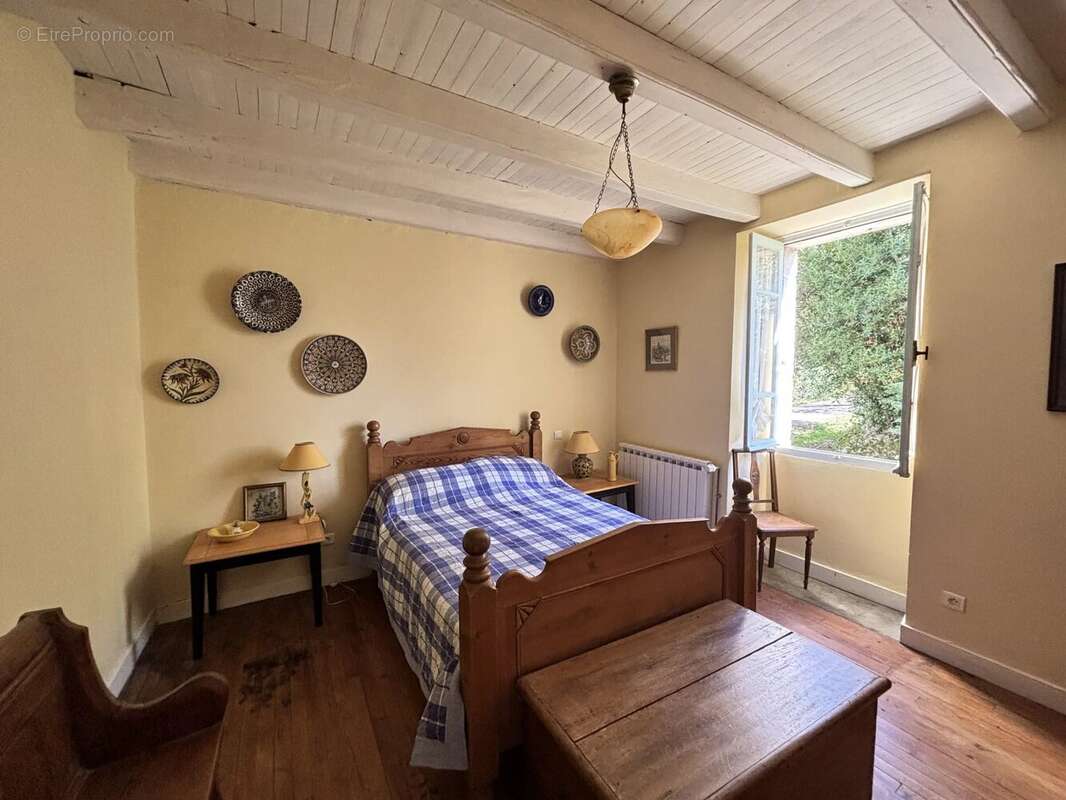 Maison à MONTAIGU-DE-QUERCY