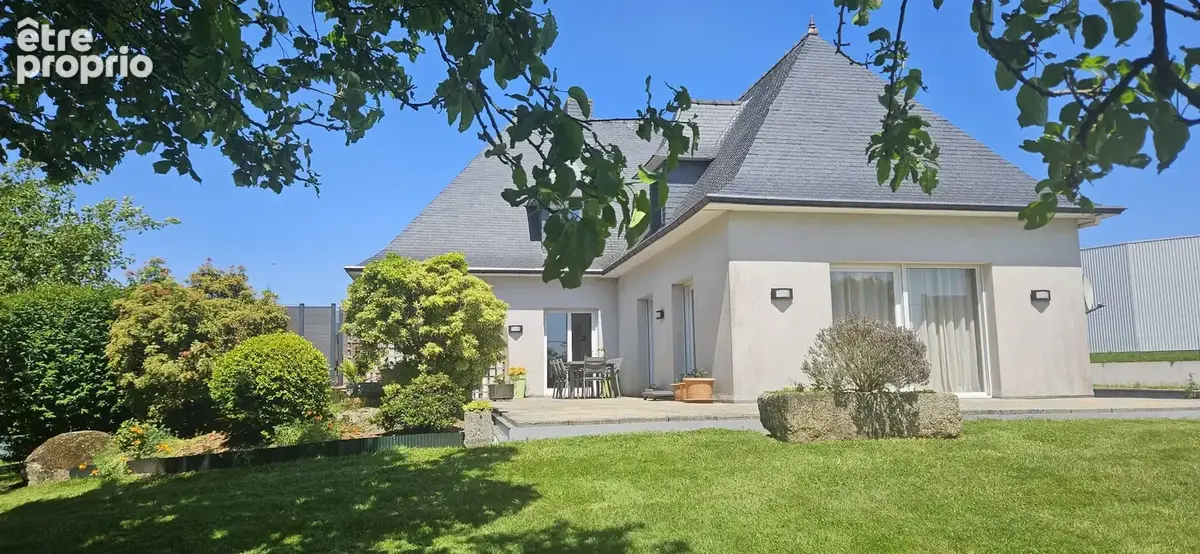 Maison à CARHAIX-PLOUGUER