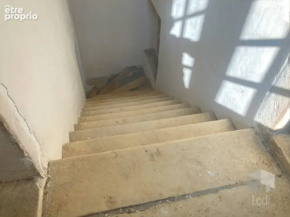 PUYGIRON, propriété sur un terrain de 50 000 m2 - photo 12