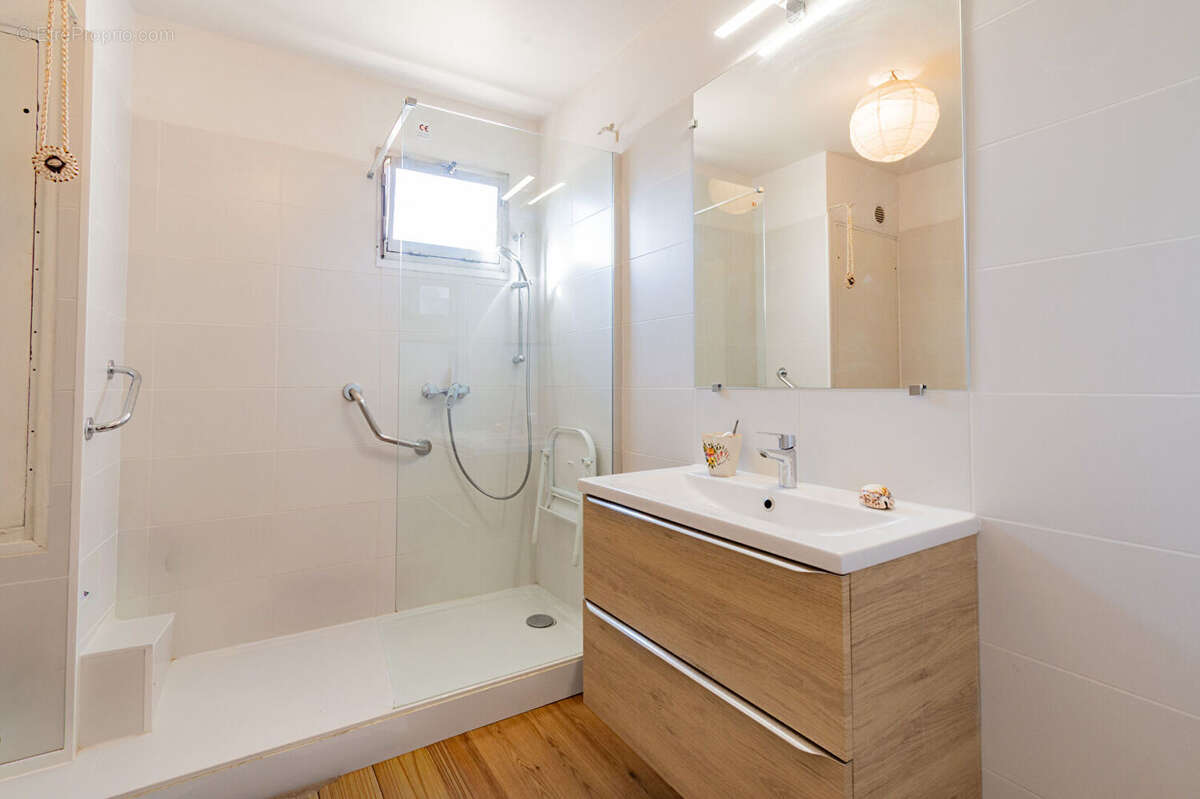 Appartement à MARSEILLE-7E