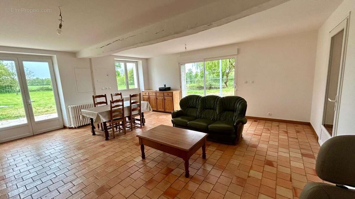 Maison à LA ROUXIERE