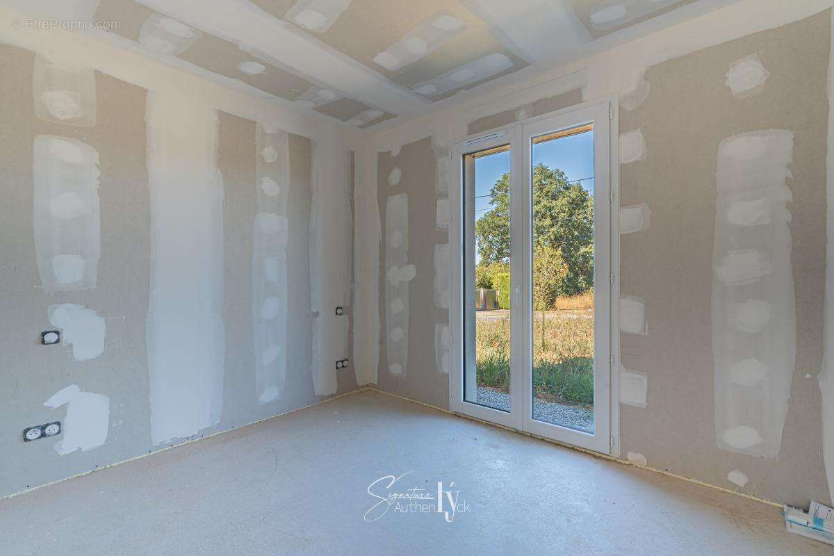 Maison 102 m² à Saint-Hilaire-Bonneval  - photo 5