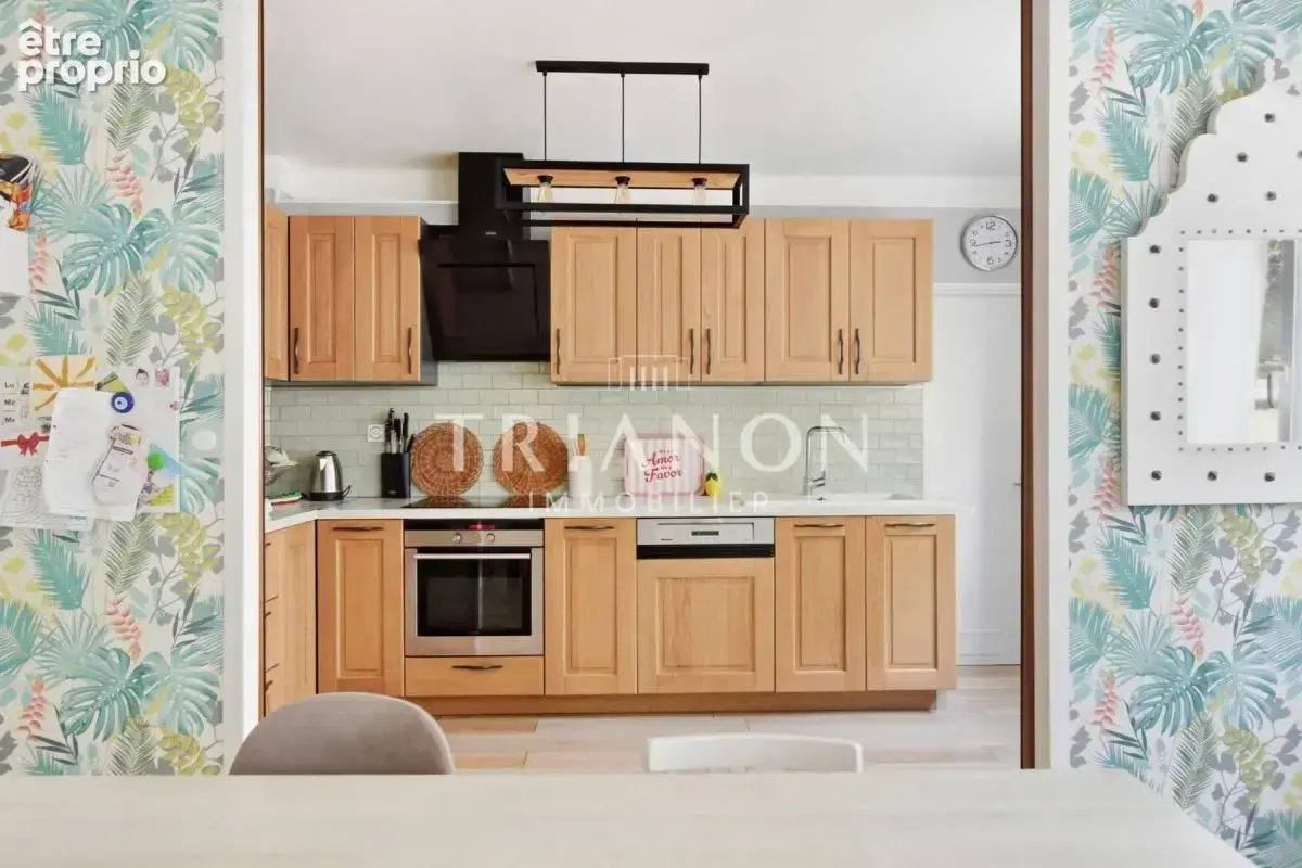 Un cadre privilégié pour ce bel appartement de 5 pièces et 81m² - photo 4