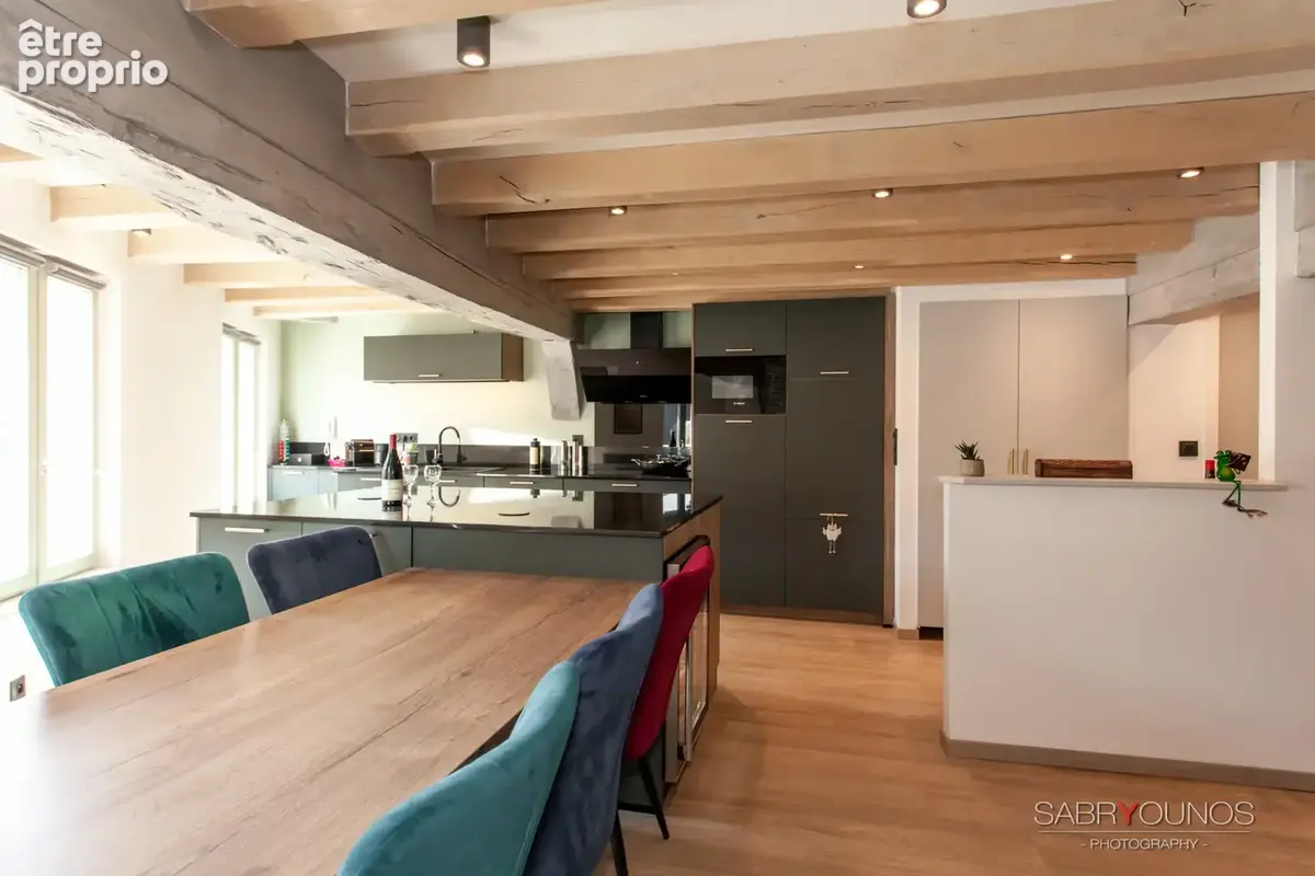 Duplex rénové T4 au 2d étage d'une petite copropriété ancienne en plein centre ville - photo 2
