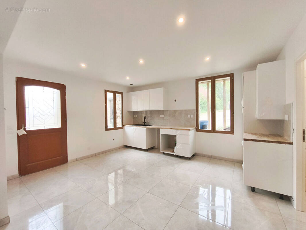 Maison à CHAMPAGNE-SUR-OISE