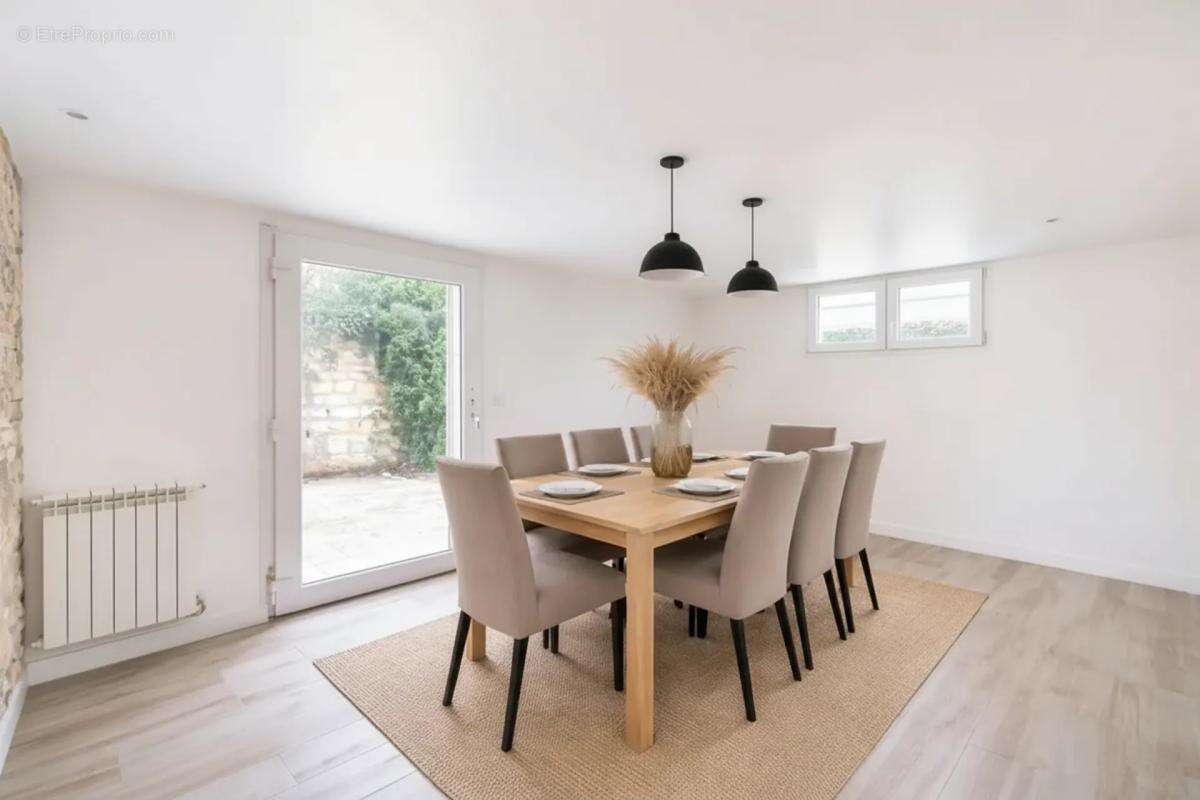 Maison à MAURECOURT