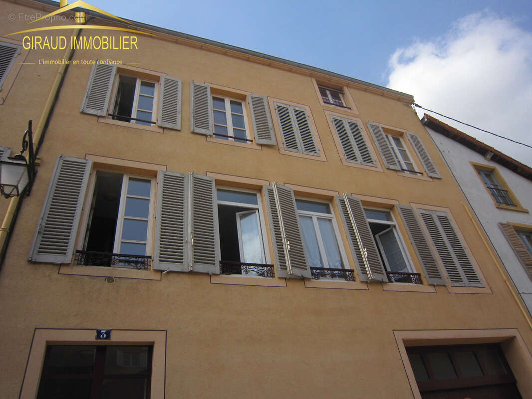 Appartement à CHARLIEU