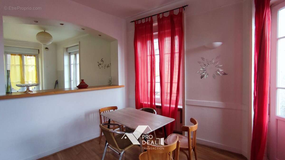 Appartement 568 m² à Haute-Rivoire  - photo 8