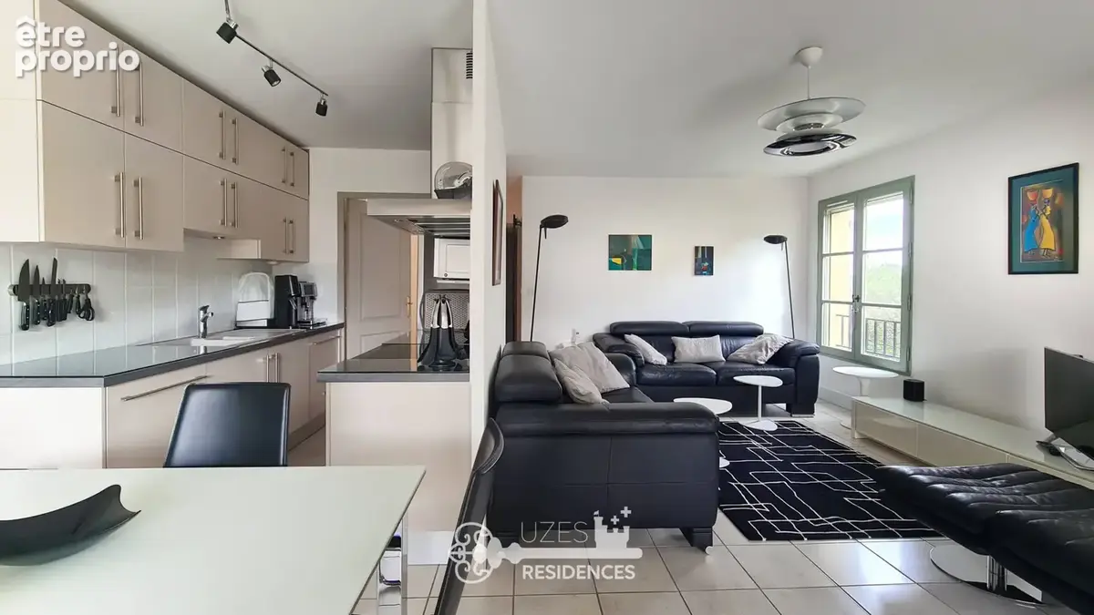 Appartement 3 chambres avec terrasse et vues verdoyantes à Uzès - photo 10