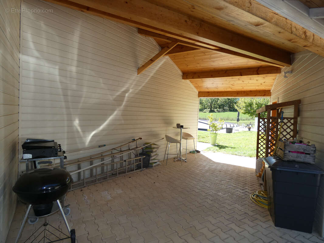 Maison à LARAGNE-MONTEGLIN