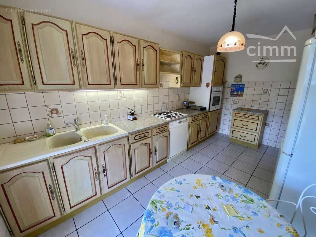 Maison à MONTROND-LES-BAINS