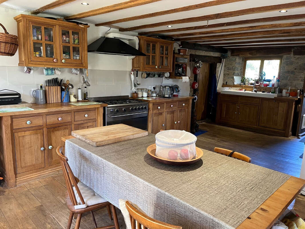 Maison à COUSSAC-BONNEVAL