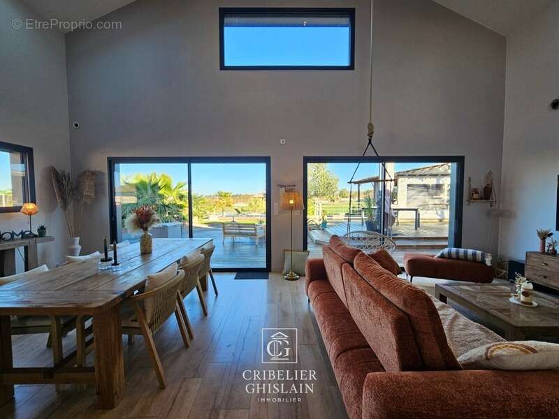 Maison à LA CHAPELLE-BASSE-MER