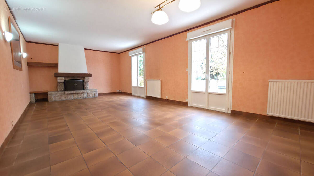 Maison à DONGES
