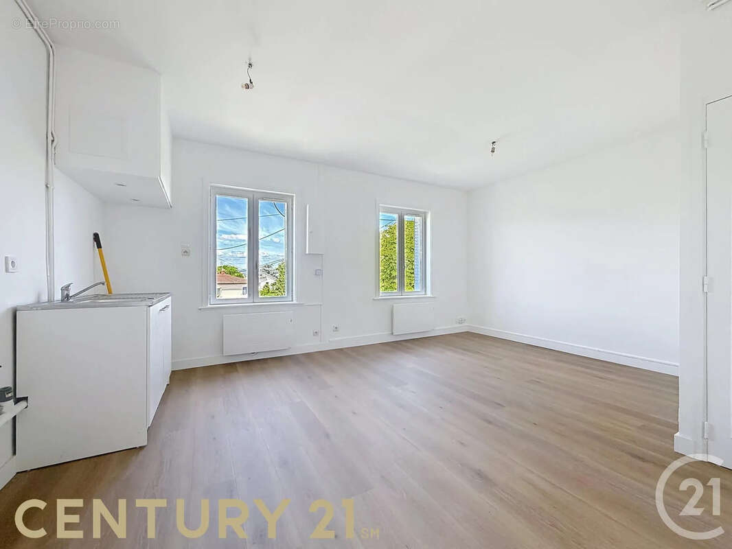 Appartement à NEUVILLE-SUR-SAONE
