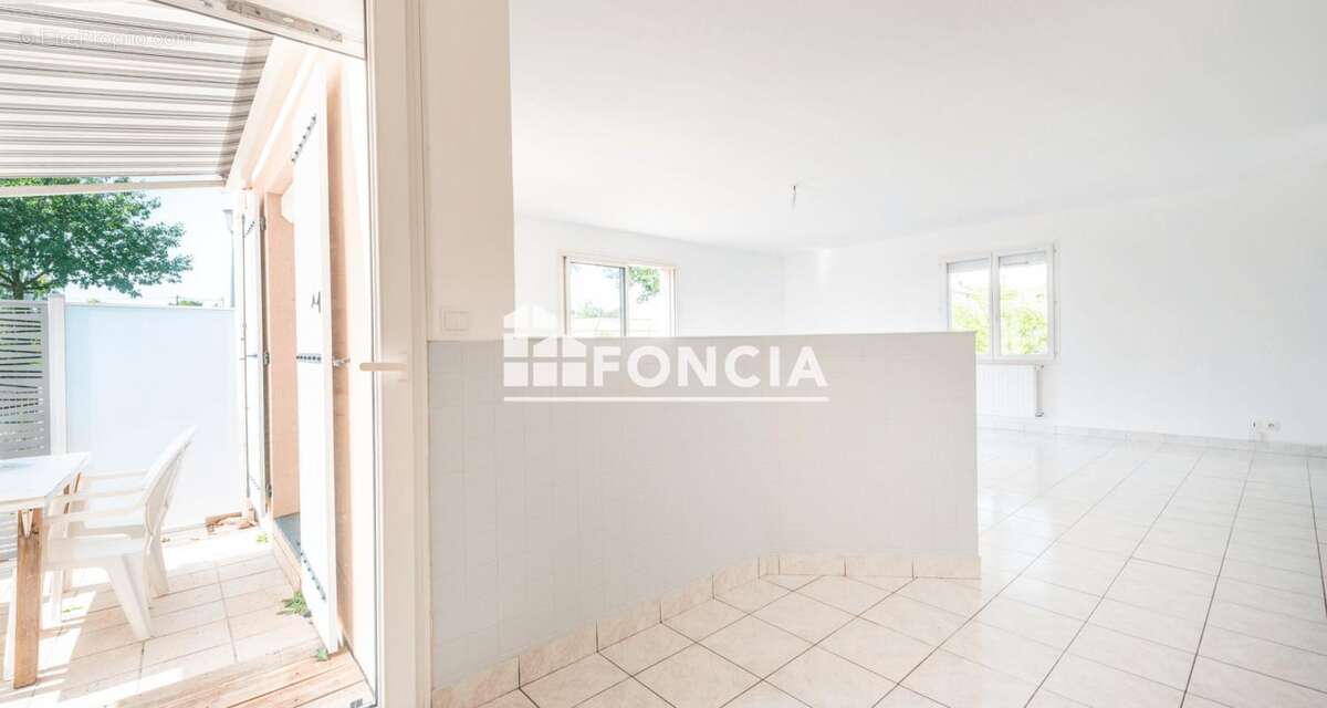 LE PELLERIN / CHÊNE VERT : maison T4 de plain-pied de 102 m2 avec 3 chambres, terrasse, garage et jardin sur parcelle de 525 m2, - photo 8