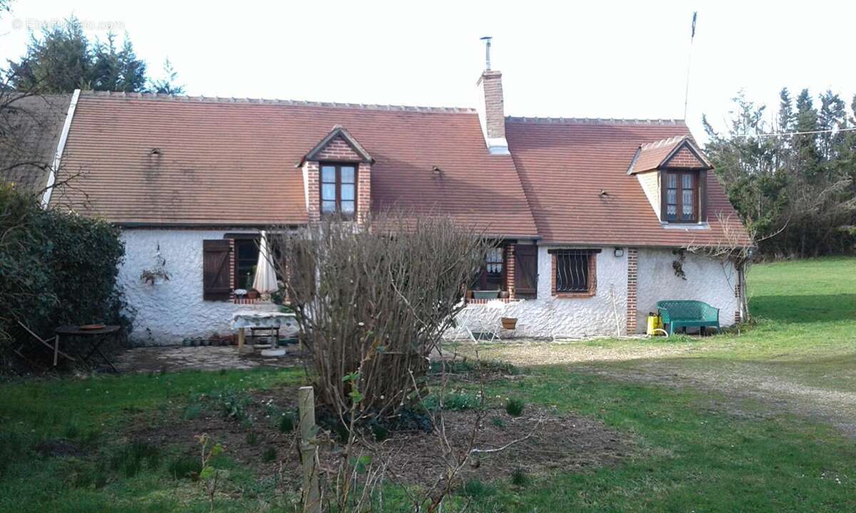 Maison à LES BORDES