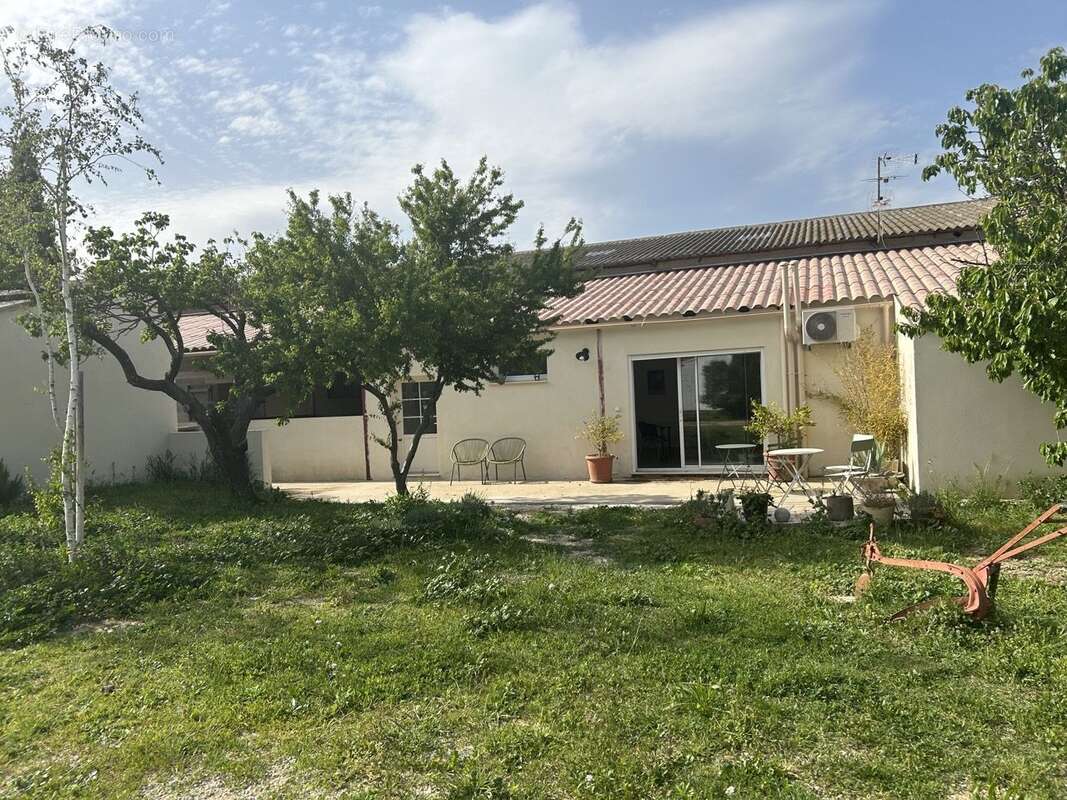 Maison 140 m² à Lancon-Provence  - photo 3