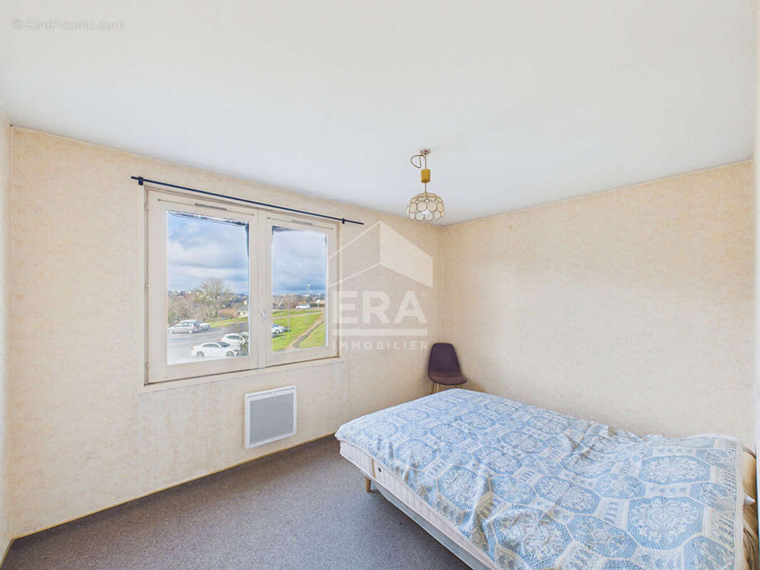 Appartement à ONET-LE-CHATEAU