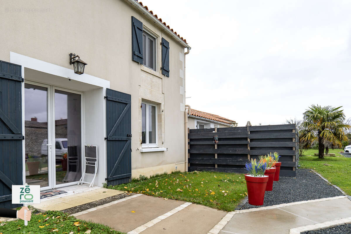 Maison à MOUZEUIL-SAINT-MARTIN