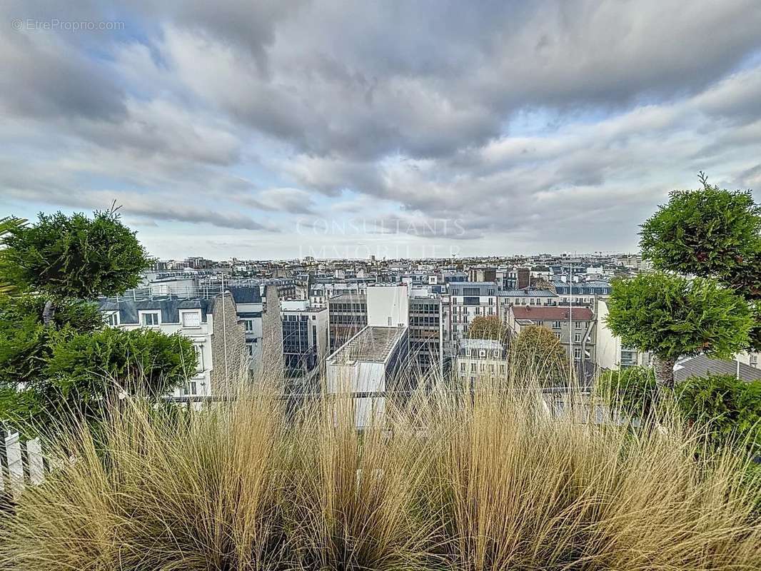 Appartement à NEUILLY-SUR-SEINE