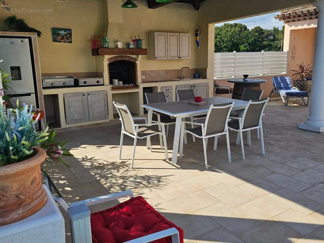 Appartement à MOUANS-SARTOUX