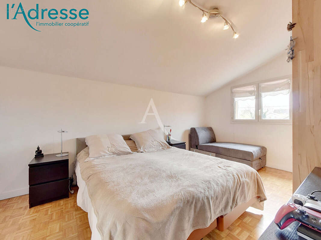 Maison la varenne / grand terrain - photo 11