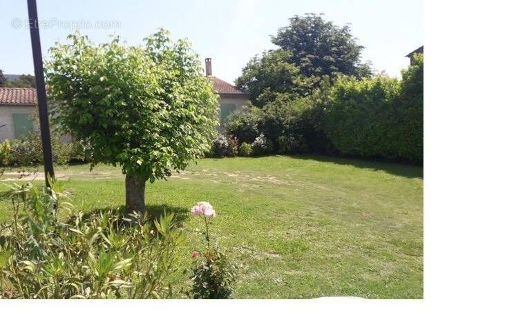 Terrain à SALON-DE-PROVENCE