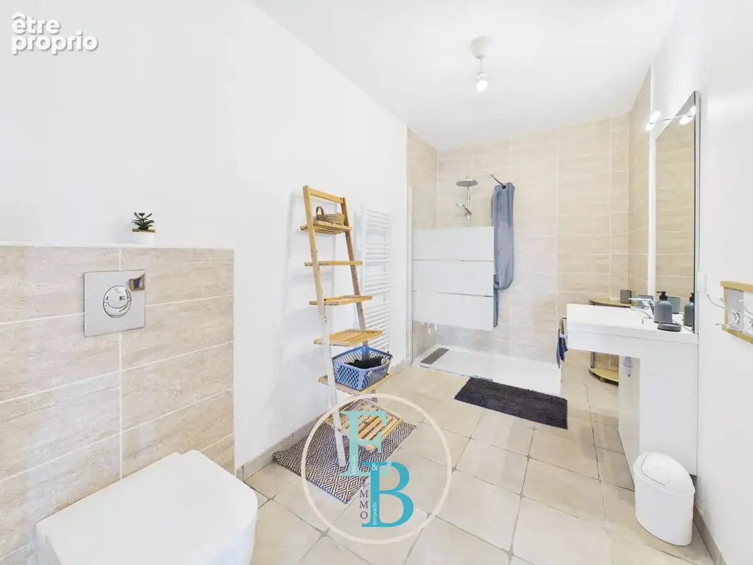 Ensemble immobilier  - t20 - 620m2 - photo 13