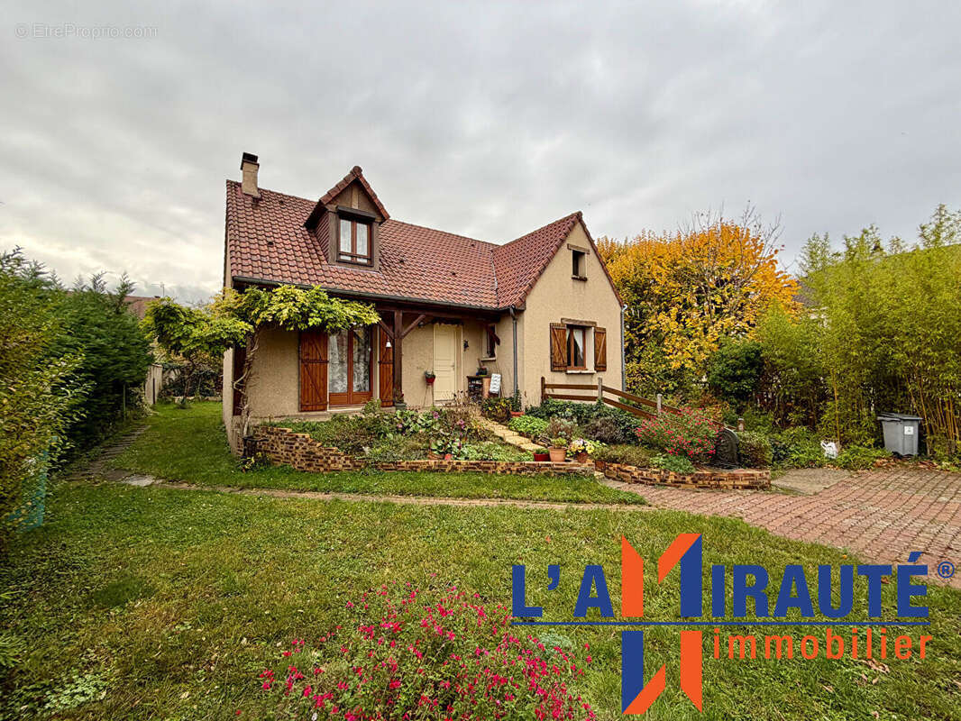 Maison à SARTROUVILLE