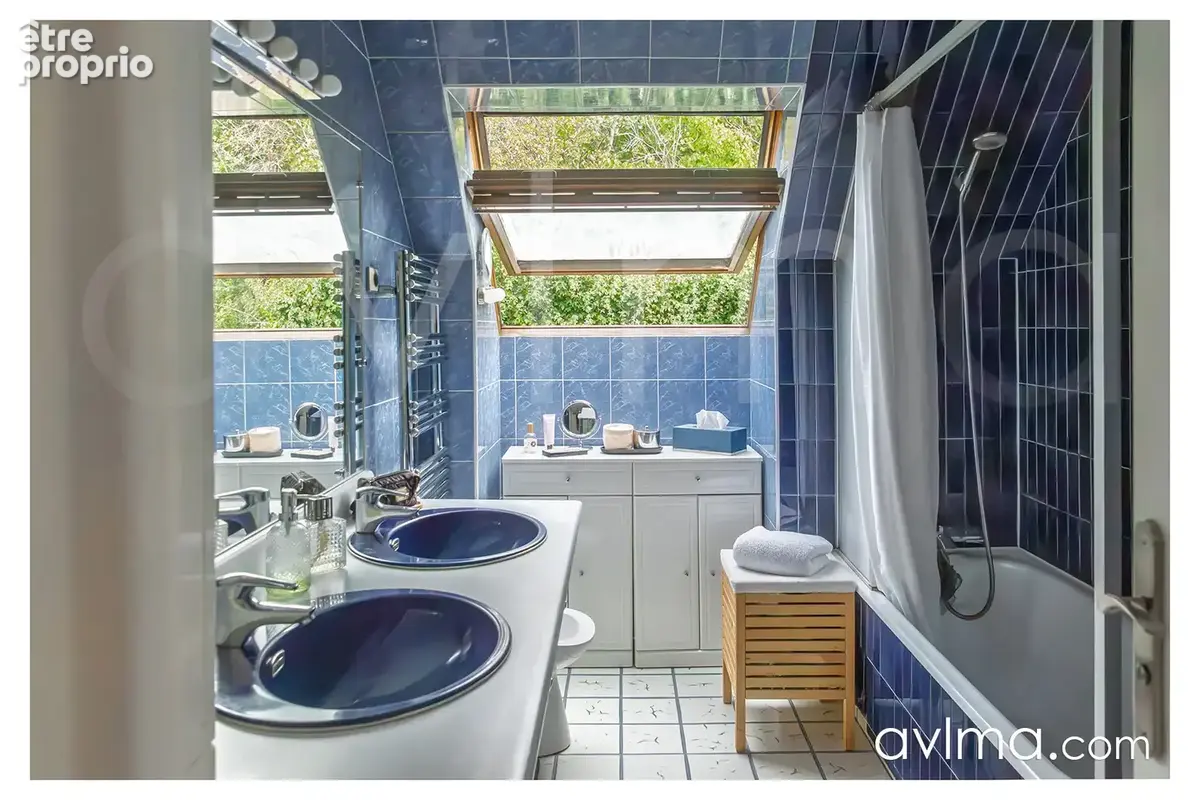 Belle maison familiale sur un terrain de 905m2 avec jacuzzi - Résidence avec tennis et piscine - photo 17