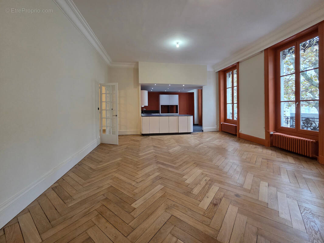 Appartement à SAINT-ETIENNE