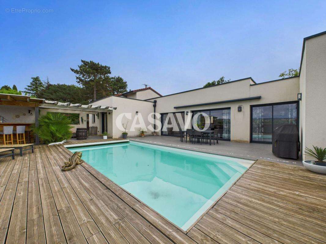 Maison à REVENTIN-VAUGRIS