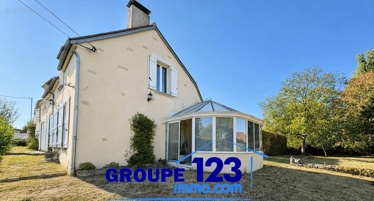 Maison à ESCAMPS