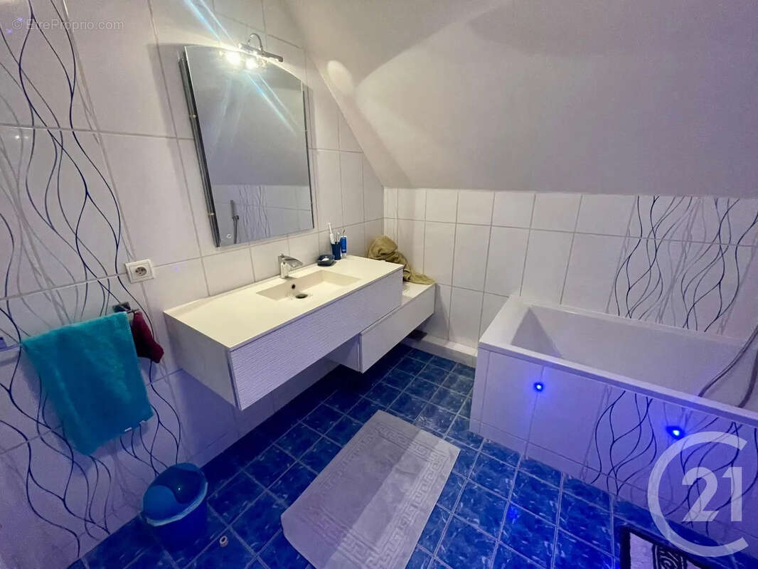 Maison à MONTGE-EN-GOELE