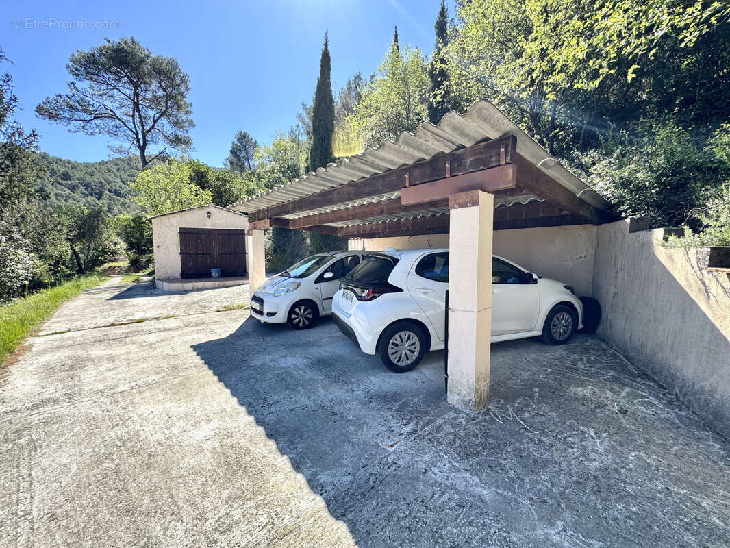 Maison à SOLLIES-TOUCAS