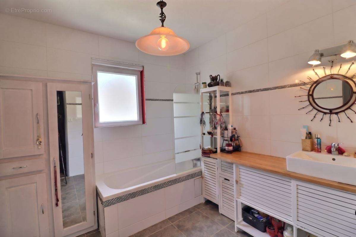 En exclusivité - maison 4 pièces de 2015 sur la commune de groslée saint-benoît (01300) - photo 5