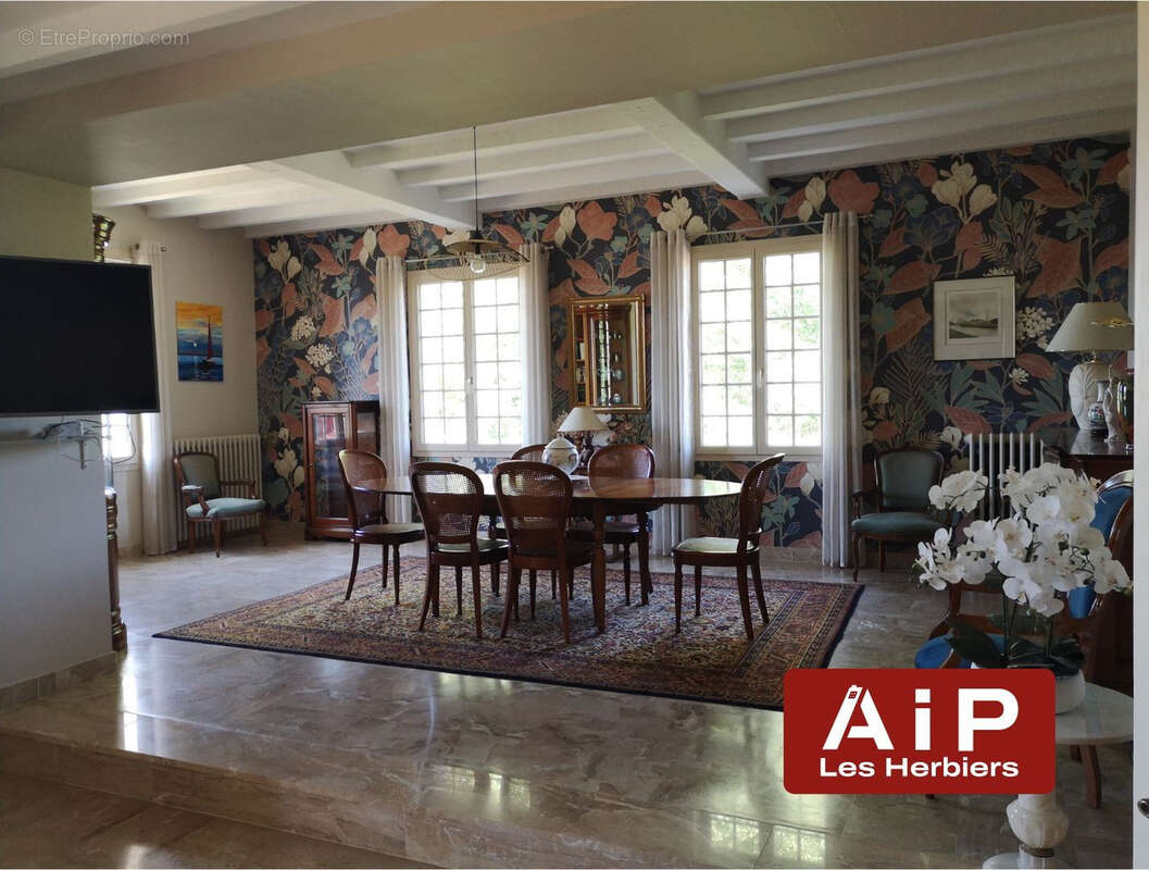 Maison familiale 246 m2 - 4 chbr - double garage - photo 2