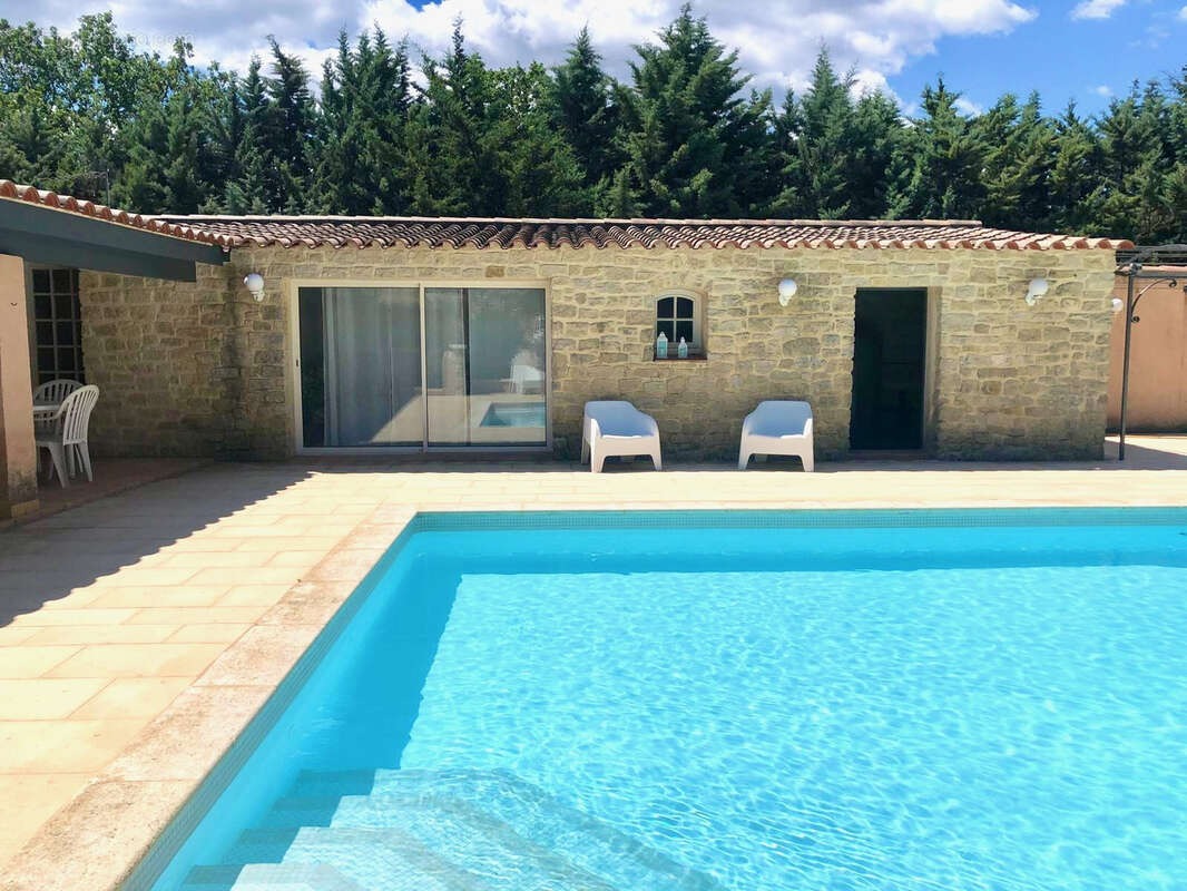 Maison à SUZE-LA-ROUSSE