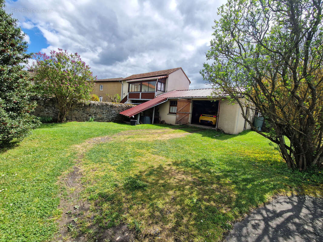 Maison à PAULHAGUET