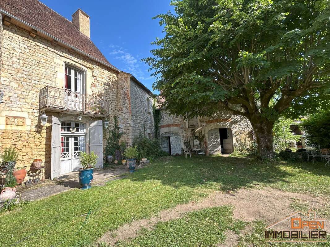 Maison à GOURDON