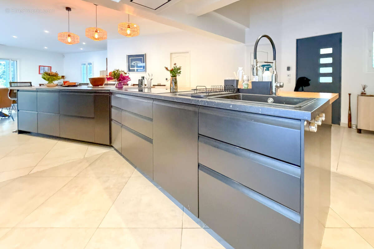 Maison à BORMES-LES-MIMOSAS