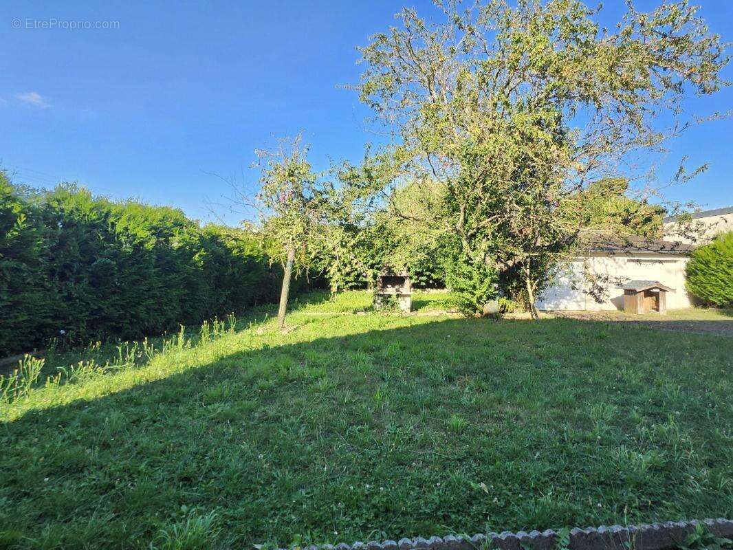 Maison à LONGUEIL-SAINTE-MARIE