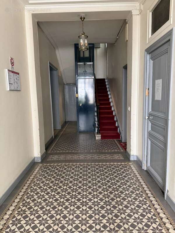 Appartement à PARIS-17E