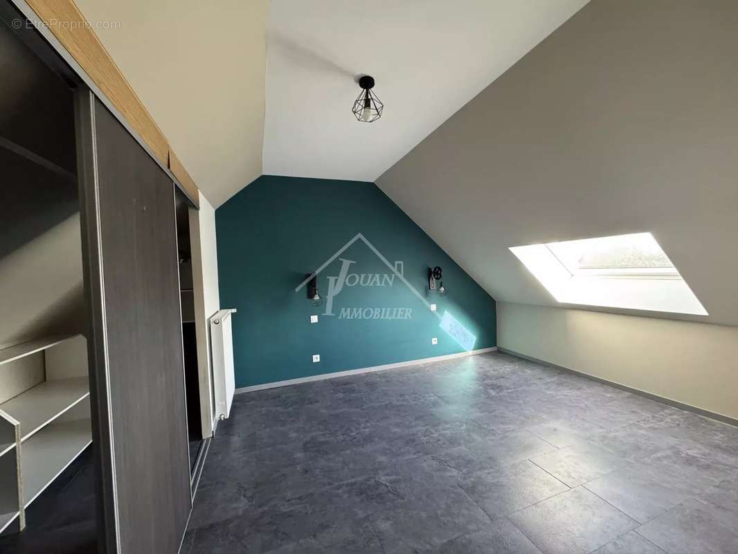 Maison à PARAY-LE-FRESIL