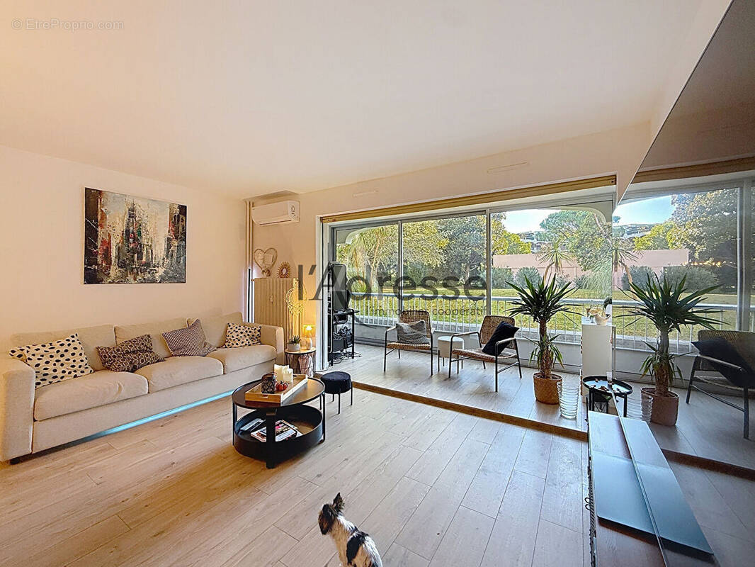 Appartement à MANDELIEU-LA-NAPOULE