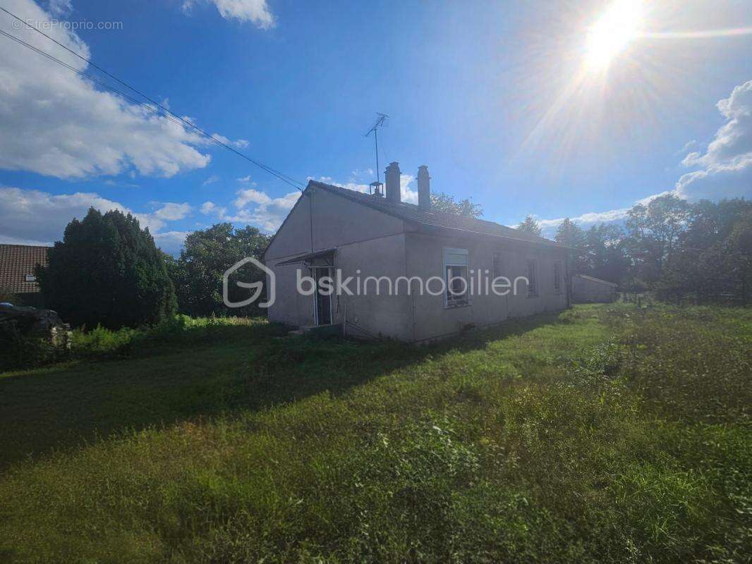 Maison à VANNES-SUR-COSSON